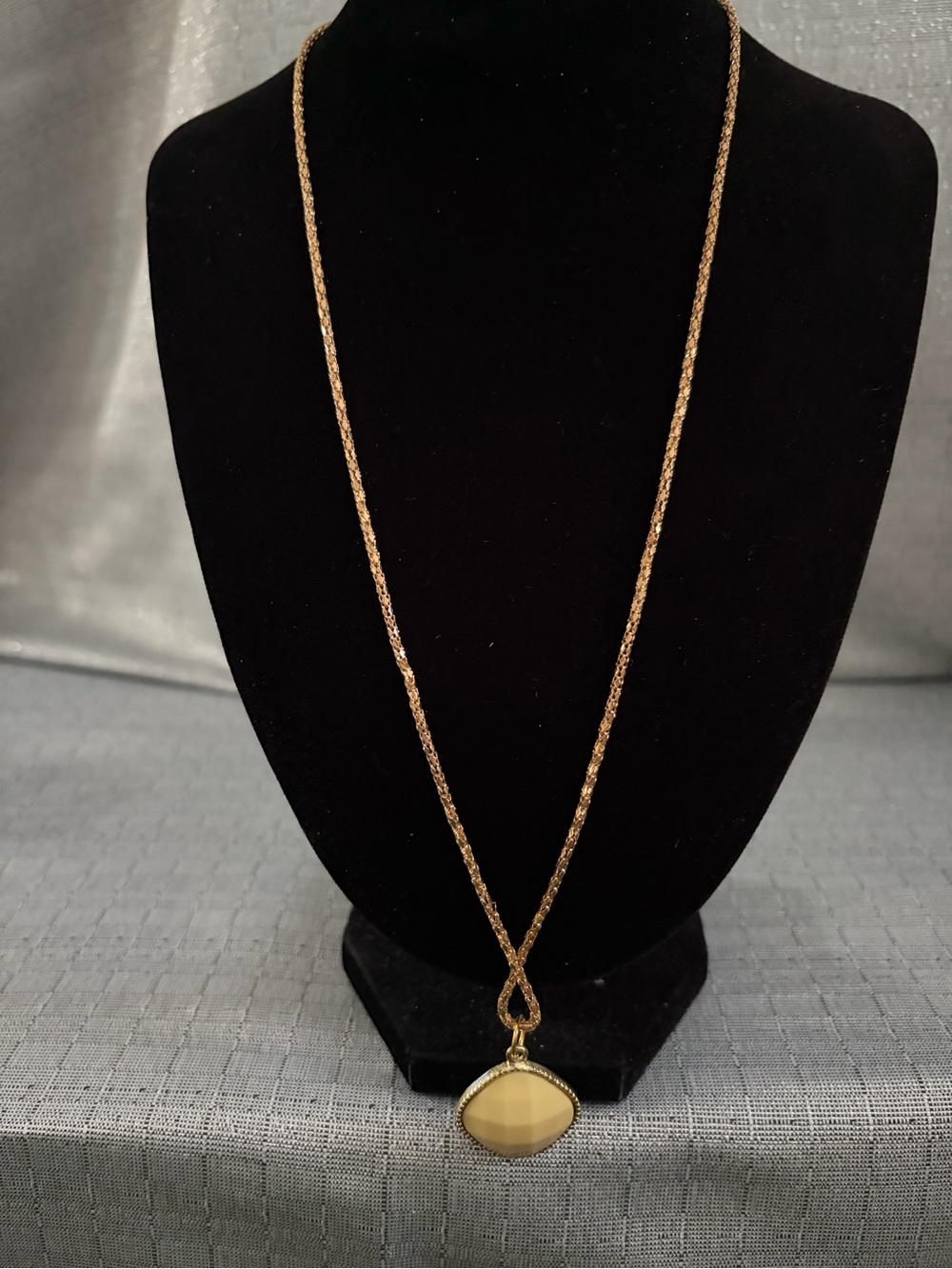 Gold-Tone Women’s Chain Necklace - Elegant Everyday Layering - Picture 2 of 4